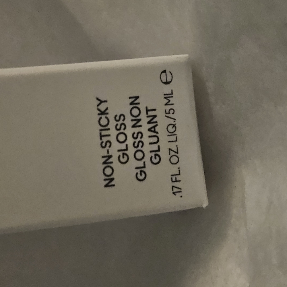 MAC Cosmetics Lipglass in Vibrant Red - Picture 10 of 13